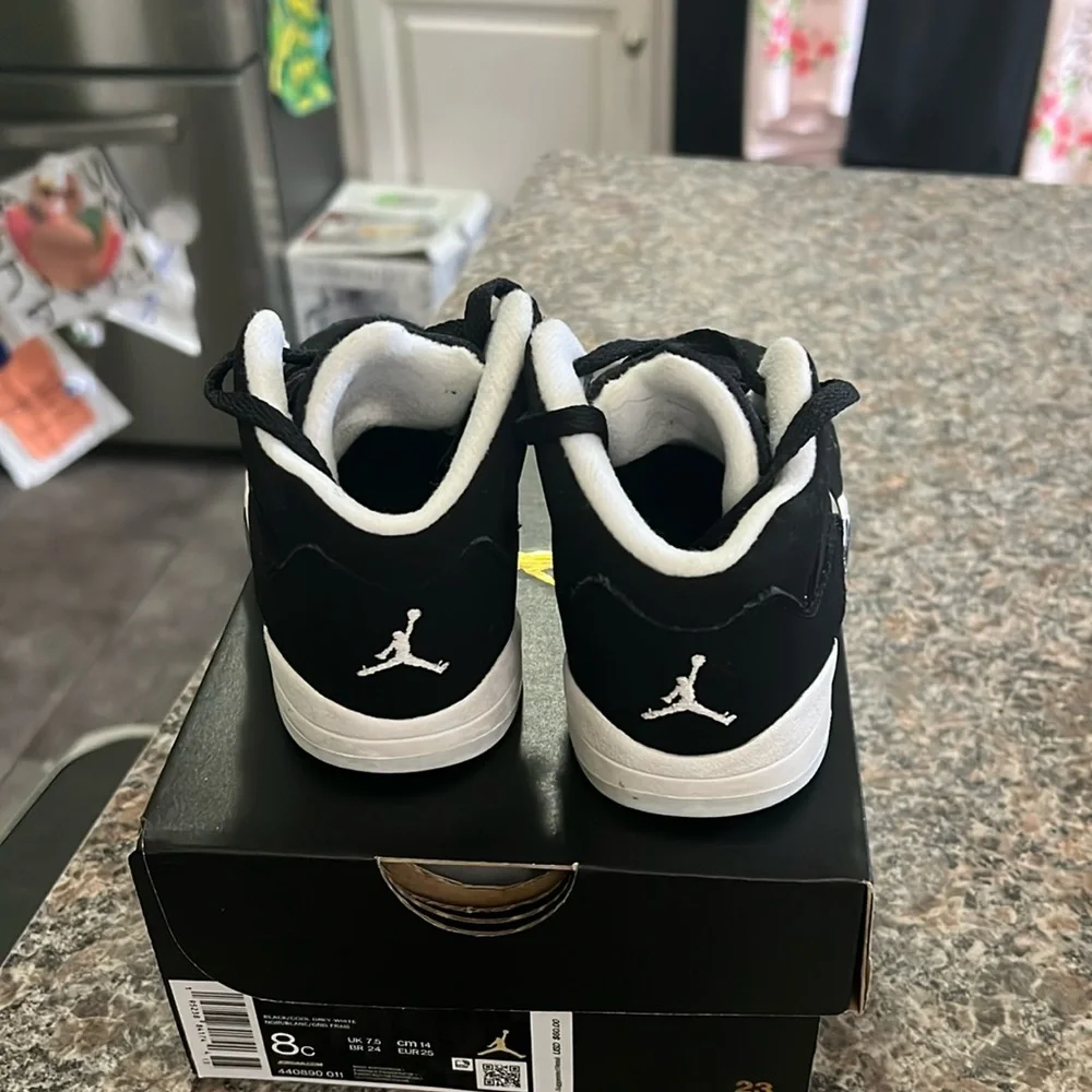 Jordan 5 - Picture 3 of 4